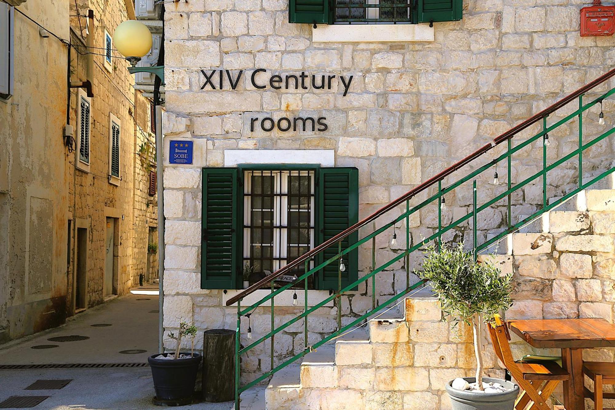 XIV Century Rooms Kastela Bagian luar foto