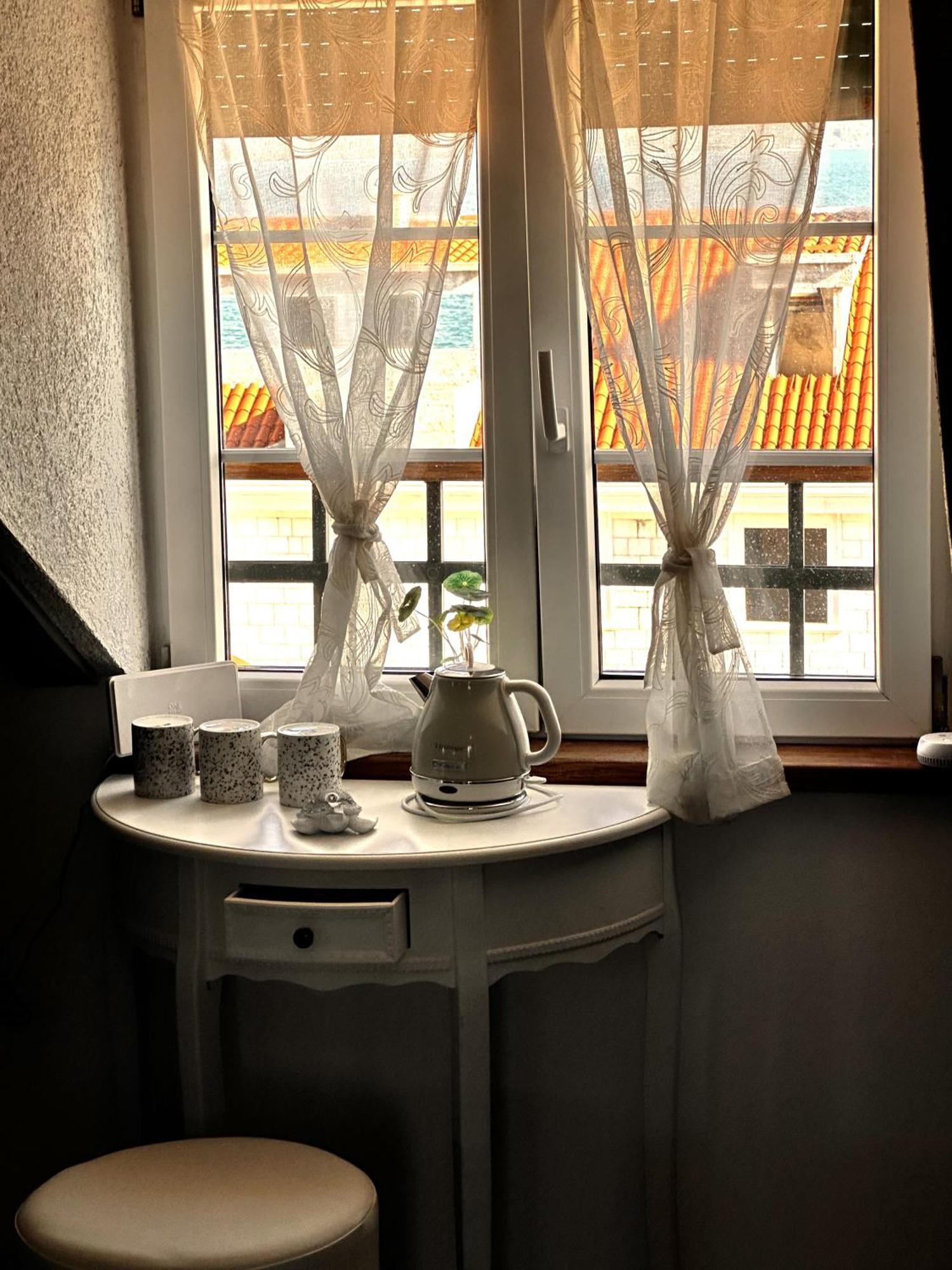 XIV Century Rooms Kastela Bagian luar foto