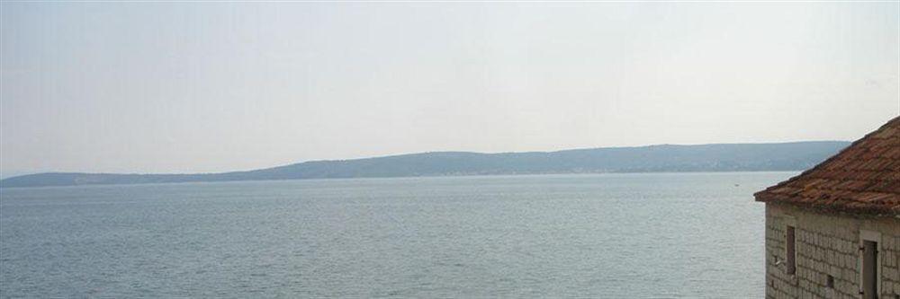 XIV Century Rooms Kastela Bagian luar foto